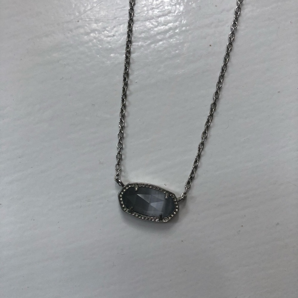 Kendra Scott classic necklace